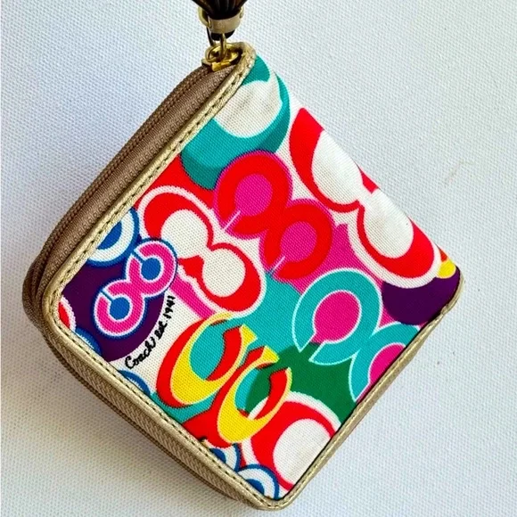 PICK ANY 3 | Coach Poppy “Daisy” graffiti - Picture 5 of 14